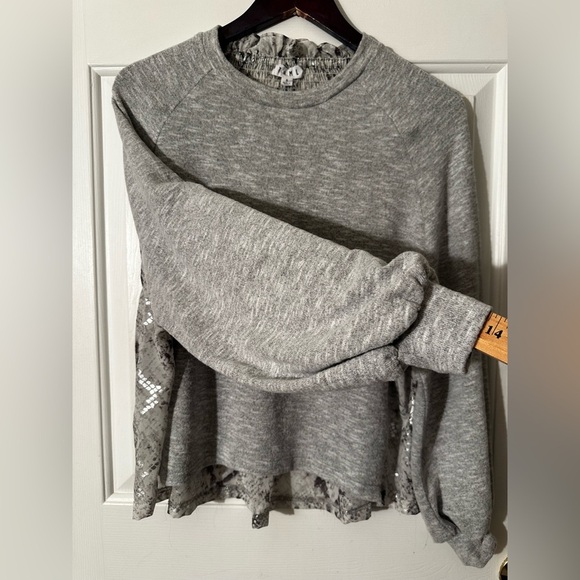 THML Blair Grey Knit Metallic Snake Print Size SMALL Lightweight Balloon Sleeves - Picture 8 of 11